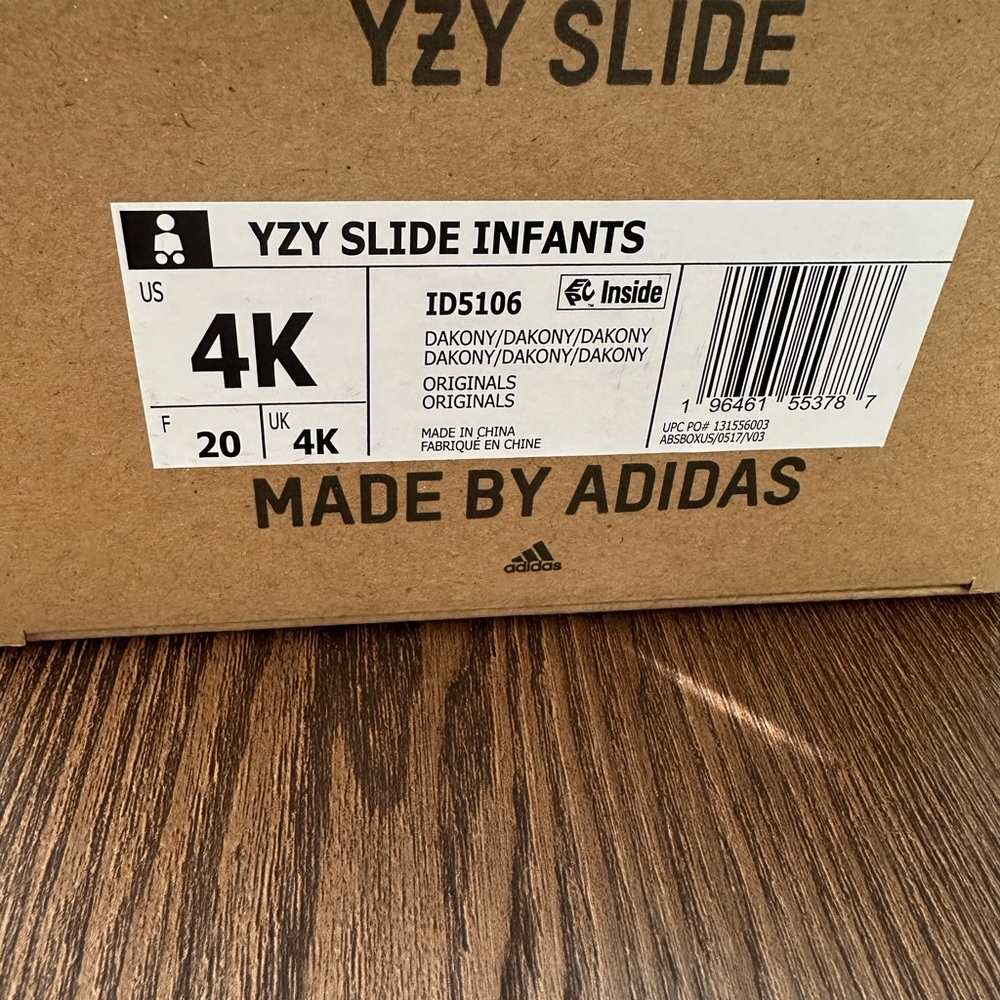 Adidas Kids Yeezy Slide Dark Gray - Picture 2 of 7
